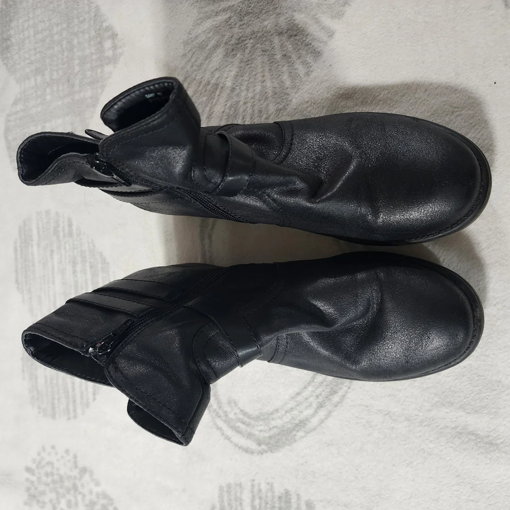 BareTraps Saint Women's Black Ankle Boots – Size 8‎